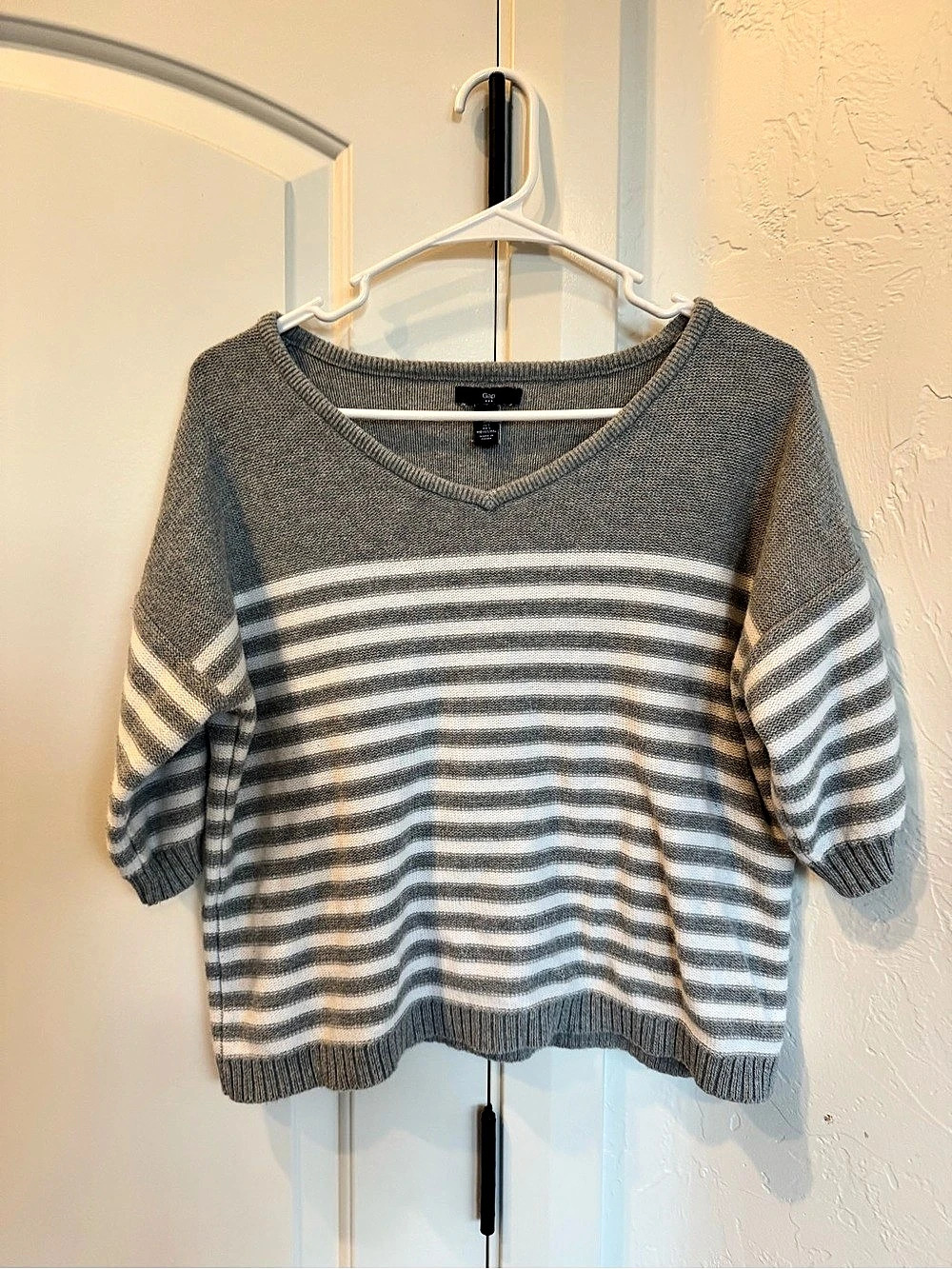 Gap Striped Knit Sweater Gray & White Size Small